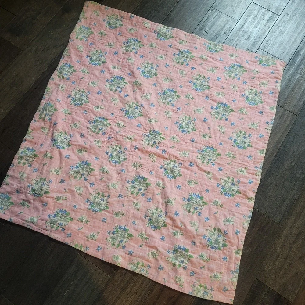 1930's vintage Block cotton cutter quilt hand quilted 35 x 33 Baby